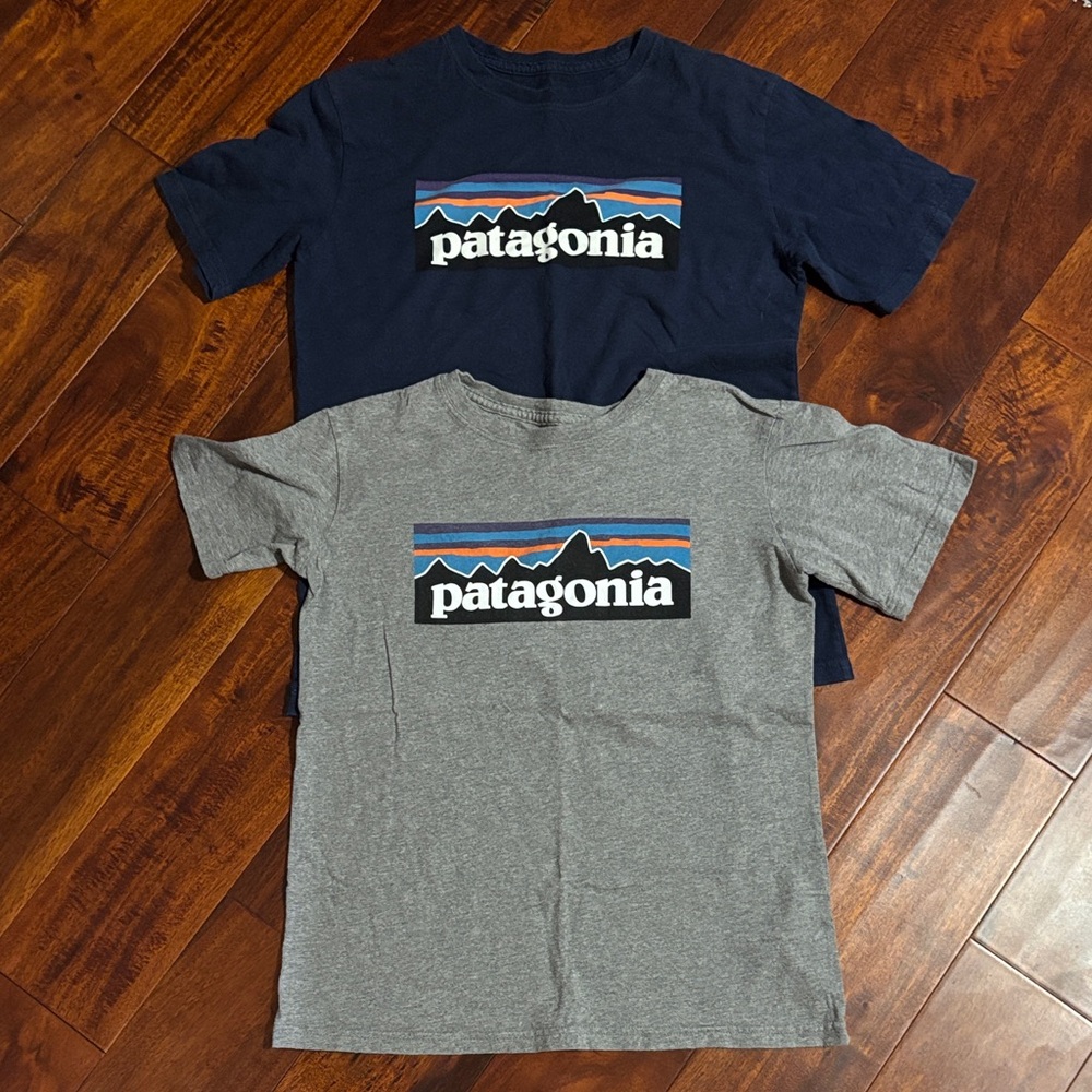 Patagonia Kids' Short Sleeve Tees in Navy and Gray